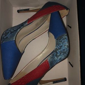 Pumps size 9 snake print